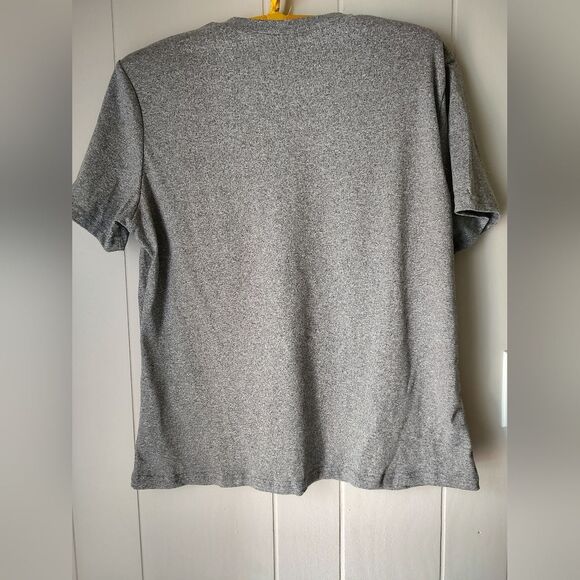 Sugar Magnolia Gray V-Neck Graphic Tee. Size Medium - Picture 2 of 4